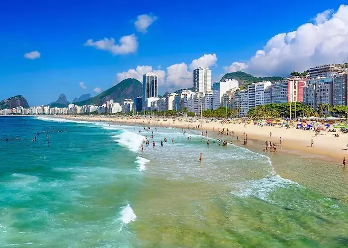 Espaçoso apartamento 2 Quartos em Copacabana à 500m da praia e Metrô Rio de Janeiro